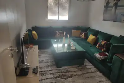 Image de Appartement spacieux et très calme, salon et 2 pièces!