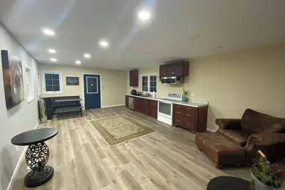 Image de Charming 3-bedroom 2-bath house in Lakeside with WiFi and Ac