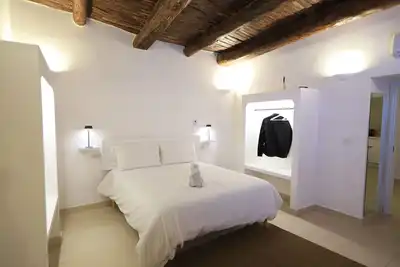 Image de Le B&B \"Ai 13 Gradoni di Chiaia\" est un oasis de calme dans le centre de Naples.