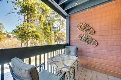 Image de 6 Mi to Skiing: Condo w/ Balcony in Fraser!