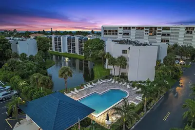 Image de Saltwater Sanctuary Coastal Retreat Steps to Shore