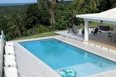 Image de Luxe Luquillo Villa. Private Saltwater Pool, Rainforest and Ocean Views & Solar.