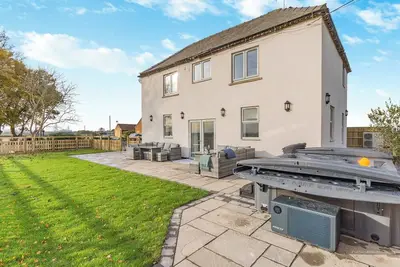 Image de 5 chambres à coucher à East Stoke, near Newark