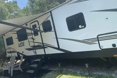 Image de Private Modern Rv!