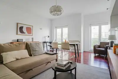 Image de Blueground | Avenidas Novas 2bd apartment