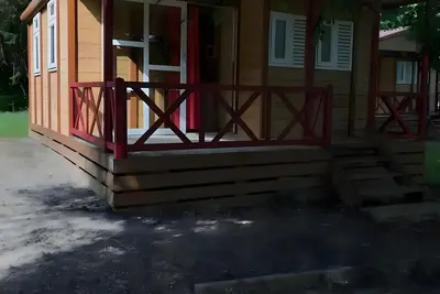 Image de Chalet 'Club 5 Personnes 90' avec terrasse privée, jardin privé et Wi-Fi