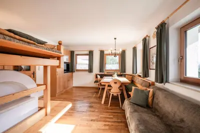 Image de Appartement 'Rieplechn App Sonnenparadies' avec vue sur la montagne, jardin partagé et Wi-Fi