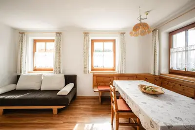 Image de Appartement 'Rieplechn App Waldruhe' avec vue sur les montagnes, jardin partagé et Wi-Fi