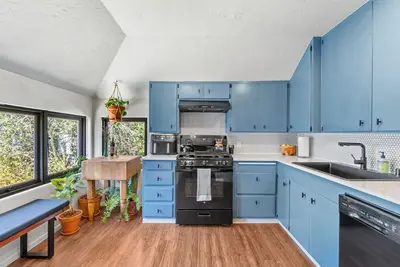 Image de Charming 2-bedroom apartment in convenient neighborhood in Eureka