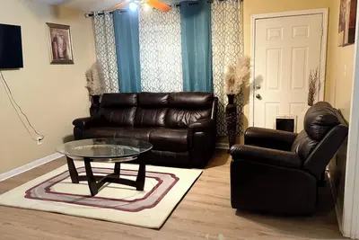 Image de Charming 2bedroom, 2full bathroom house with Ac and WiFi 10 minutes from Walmart