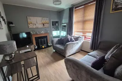 Image de Lovely Dundee Dreams  Cosy 2 Bedroom Apartment with off Street Parking & Gardens