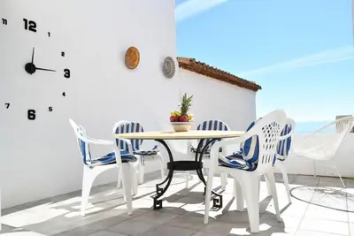 Maison de ville familiale en bord de mer avec Wifi, Sur la plage à seulement cinq minutes du port