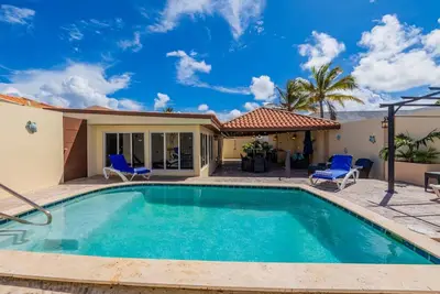 Image de Stylish & Serene Palm Beach Area 4br Villa at Beach Rose by Bocobay