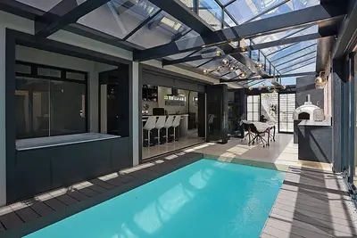 Image de Crown Comfort - Lux -Private Heated Pool & Hot Tub