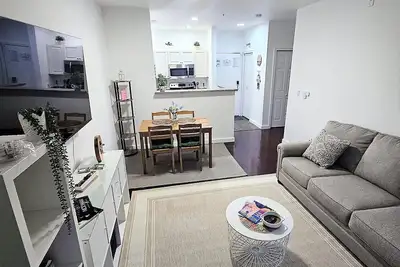 Image de Seattle's Heart in Belltown/4guest/Space Neddle view