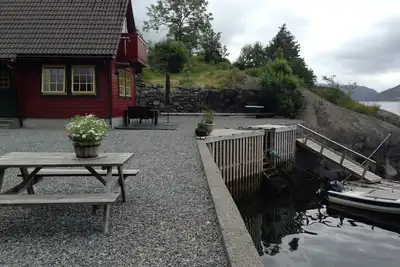 Image de Awesome Home In Hyllestad With Kitchen