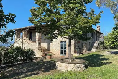 Image de Italian countryside escape close to Rome (1 hr). With pool, gym & calisthenics