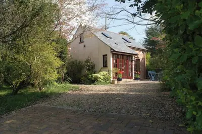 Image de Carriers Stable - Country cottage, Great ferry discounts.