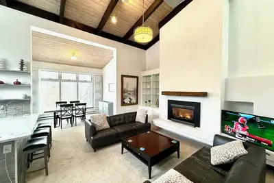 Image de Fully updated townhome 200 feet from slopes of Windham Mountain