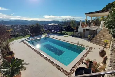 Image de Villa piscine, superbe vue panoramique sur le massif des Maures