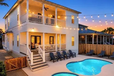Image de Private Pool + Hot Tub - Golf Cart - Block to Beach - Beach Chair Service
