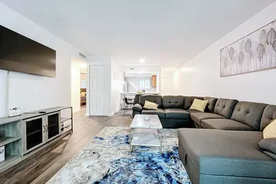 Image de Clearwater Spacious Getaway- Comfort & Convenience