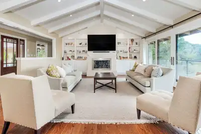 Image de Tranquil 5 Bed/4. 5 Bath Home in Tiburon Hills