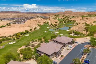 Image de Spacious 2br Condo with Secondary Suite on Wolf Creek Golf Course – Sleeps 8!