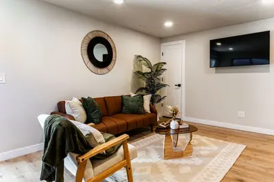 Image de Modern Style Home. Near Expo, Rsl, and Canyons