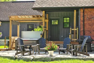 Image de 4 Bed Farmhouse | Hot Tub, Fire Pit