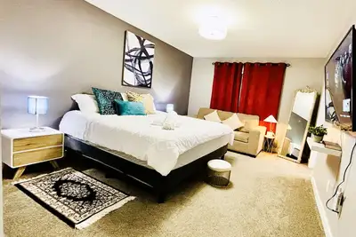 Image de Luxury in Laurel-8 guests+1 Baby, 4 beds, 2. 5 bath, Dbl Grg, discount w direct book.