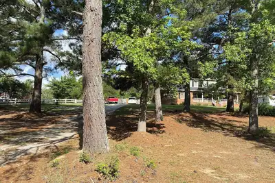 Image de Comfortable home on quiet 1 acre property. 8 miles from Augusta National.