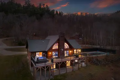 Image de Spacious & Private | Stunning Views | Hot Tub