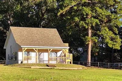 Image de Cozy Cabin by the Lake