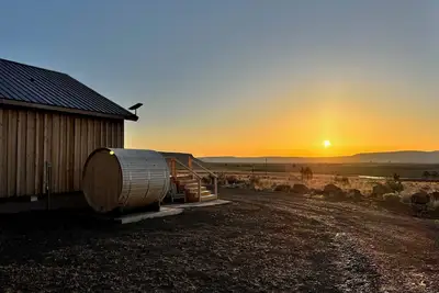 Image de Explore Oregon Outback - Sauna - Hot Tub - Stargaze - Wifi - Bird Watching