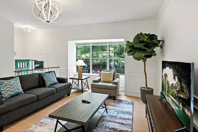Image de Cozy Reston Main Retreat