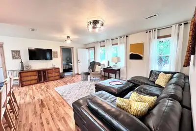 Image de Downtown Skiatook Cottage