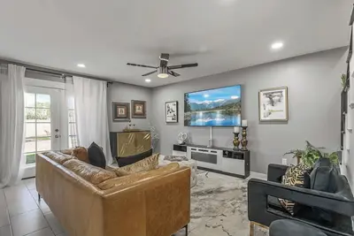 Image de Spacious 4-bedroom house in charming Avondale with Ac, WiFi