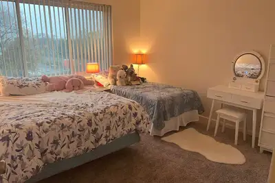 Image de Cozy 2-bedroom condo with fitness room, indoor pool, WiFi in lovely Brighton