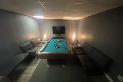 Image de Ultimate Game House with Pool & Foosball table