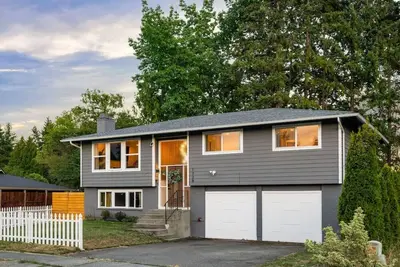 Image de Family | 75\" Tv | Mins to Airport & Bellevue | Ac