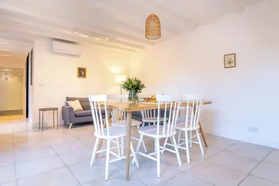 Image de 3-bedroom apartment in Paray-le-Monial with Ac, WiFi, Spa and private parking