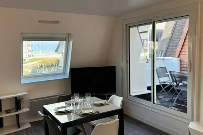 Image de Appartement 2 pièces avec balcon, parking, internet et animaux acceptés à Cabourg