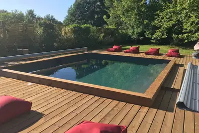 Image de Maison spacieuse près du lac avec piscine privée, idéal pour 16 personnes