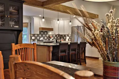 Image de Susan Lane Hideaway: 4br/3. 5ba Renovated Home. Close to skiing and town.