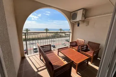 Image de AwayDays - Apartment on 4th floor sea view!