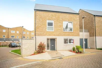 Image de Detached House next to Rochester Train Station