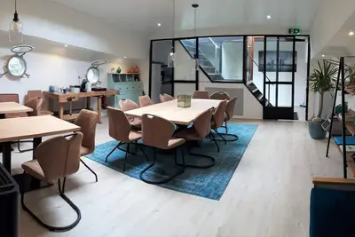 Image de Beautiful vacation home on a houseboat with roof terrace
