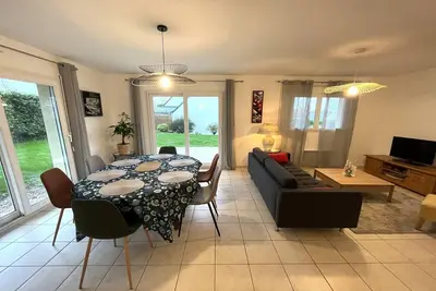 Image de Maison de plain-pied avec jardin