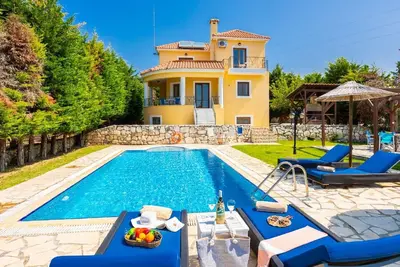 Image de Ionian Blue - Trois Chambres Villa, Couchages 6